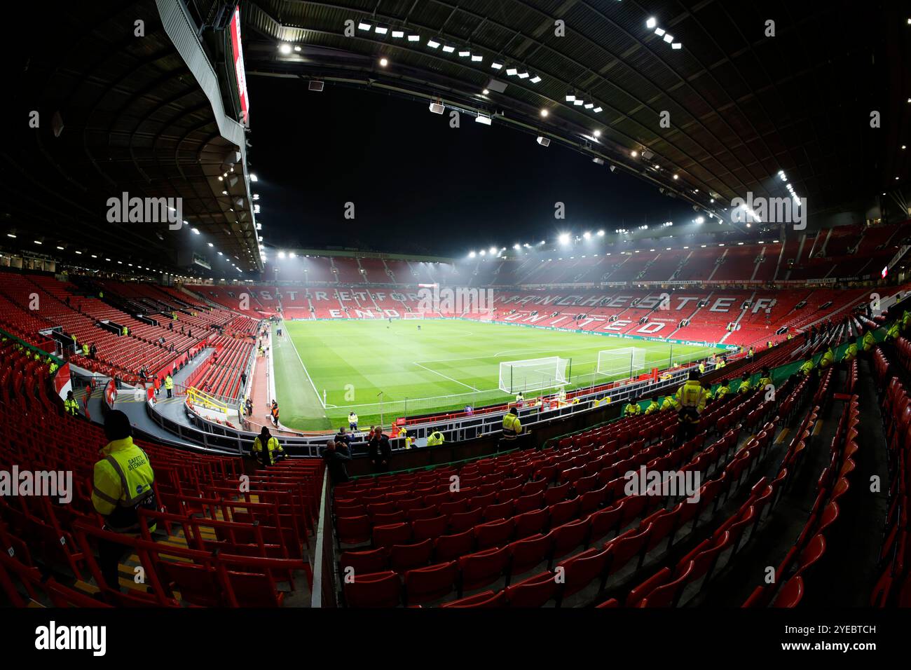 Old Trafford, Manchester, Großbritannien. 30. Oktober 2024. Carabao Cup – die letzten 16 Fußball, Manchester United gegen Leicester City; Ein Blick auf das Stretford End Credit: Action Plus Sports/Alamy Live News Stockfoto