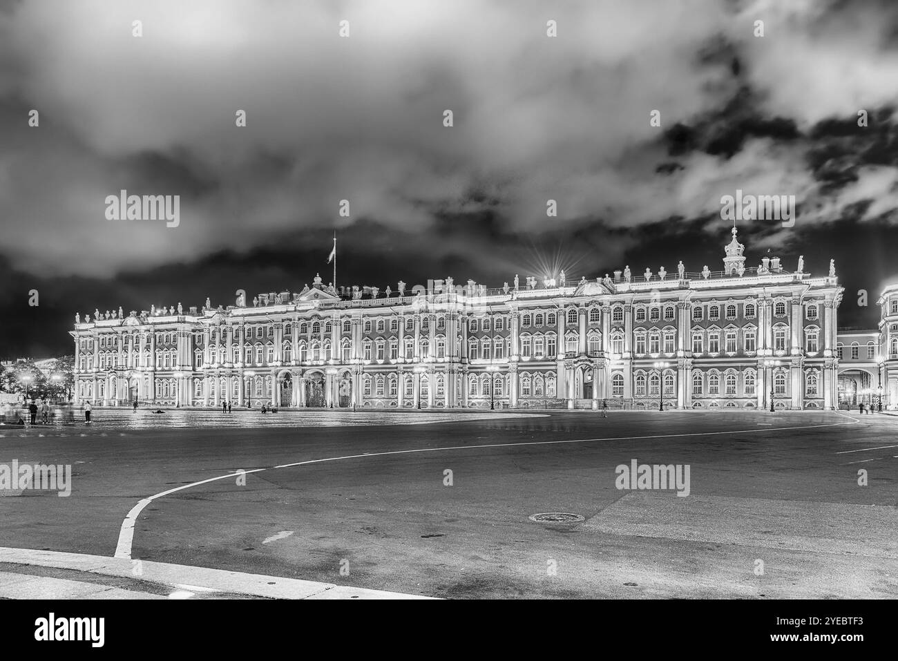 Fassade des Winterpalastes, Haus der Eremitage Museum, ikonisches Wahrzeichen in St. Petersburg, Russland Stockfoto