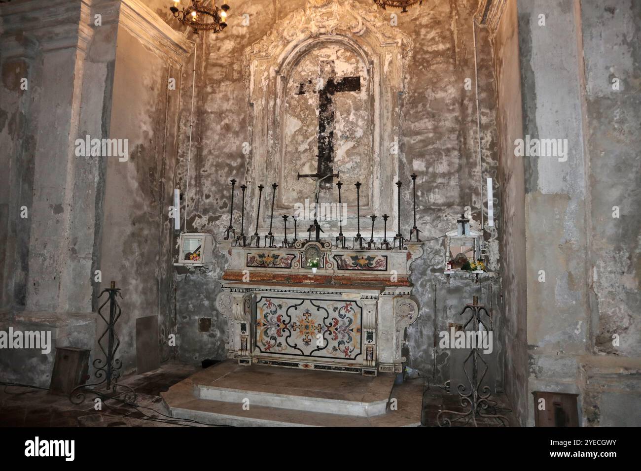 Neapel - Altare nella chiesa ipogea del Purgatorio ad Arco Stockfoto