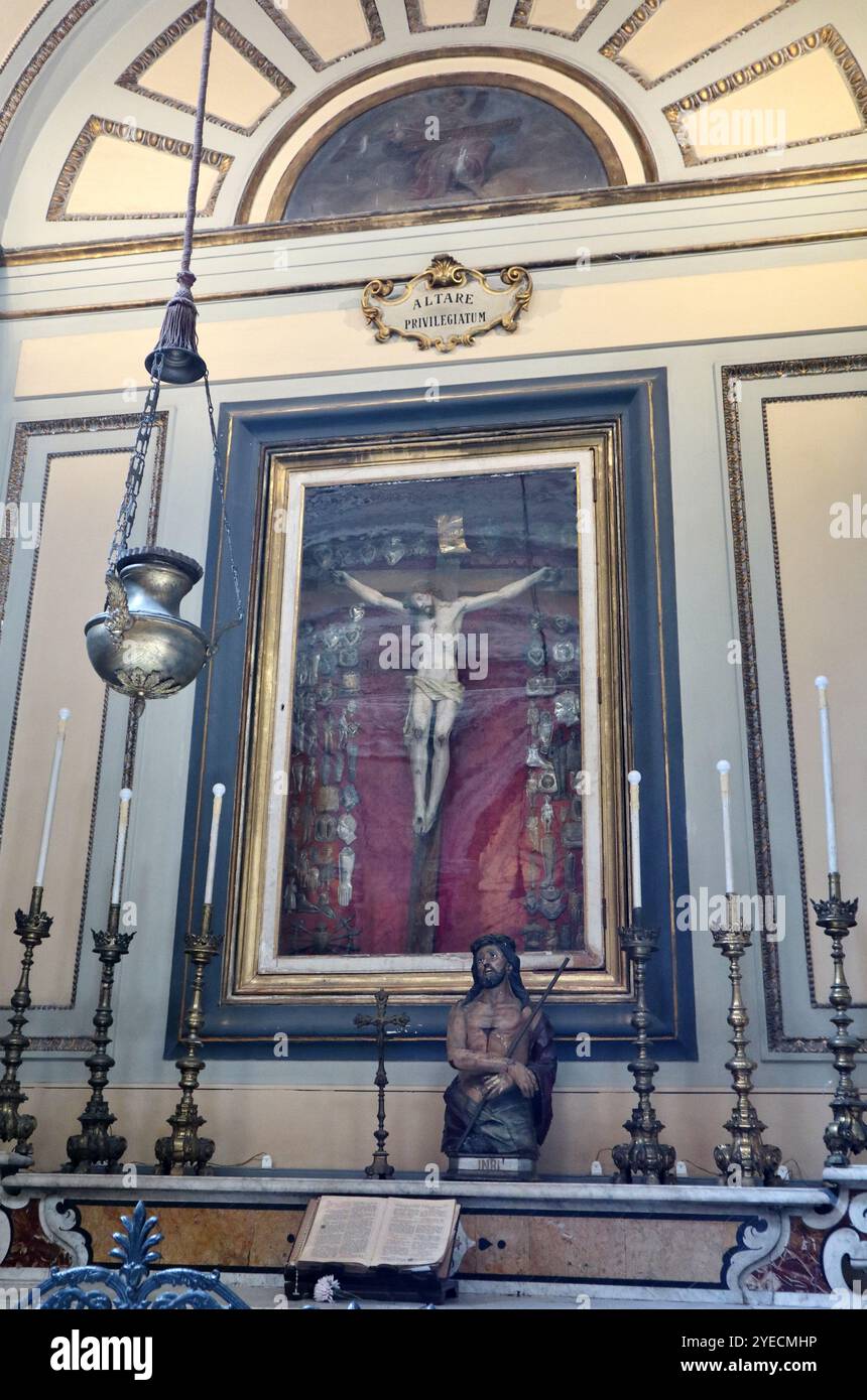 Neapel - Cappella del Crocifisso nella Chiesa del Purgatorio ad Arco Stockfoto