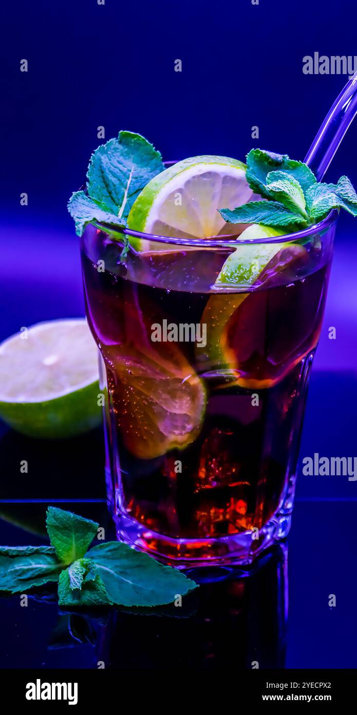 Cuba Libre Cocktail. Stockfoto