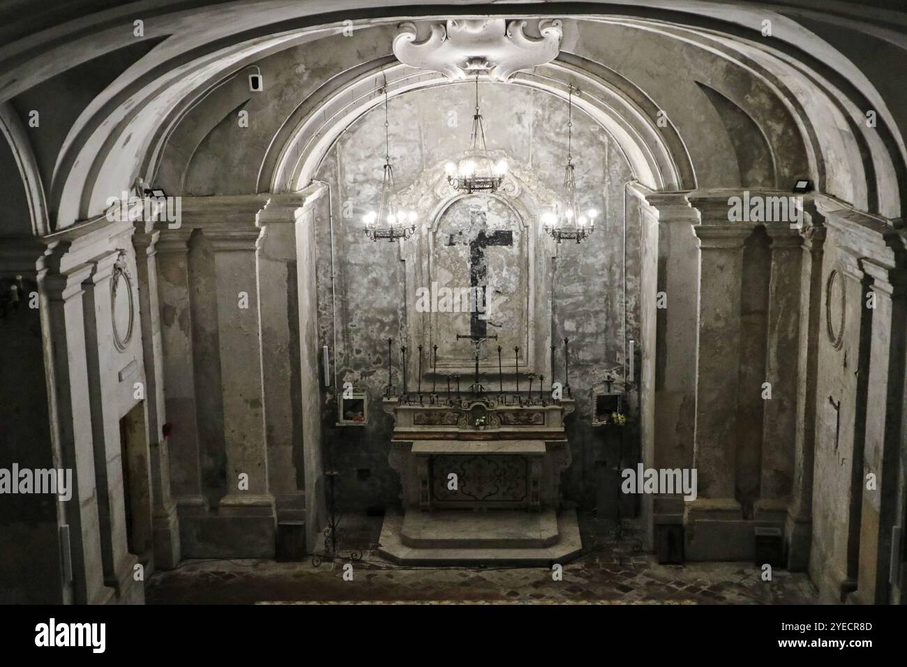 Neapel - Chiesa ipogea del Purgatorio ad Arco dalla scala di accesso Stockfoto