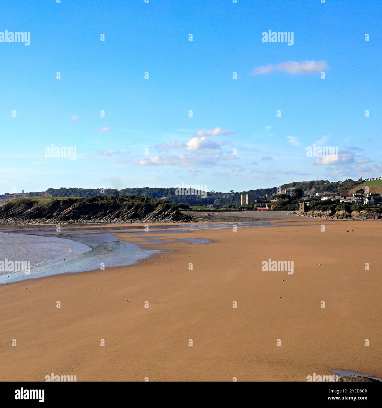 Gezeitenstrand in Watch House Bay, Barry Island, Südwales, Großbritannien. Vom Oktober 2024. Stockfoto