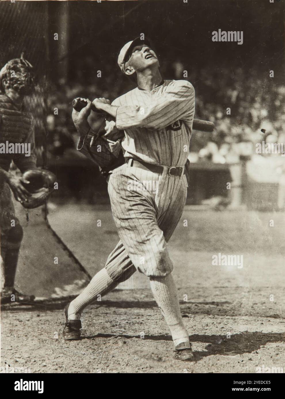 1919 "Shoeless Joe" Jackson am Teller schwingend Stockfoto