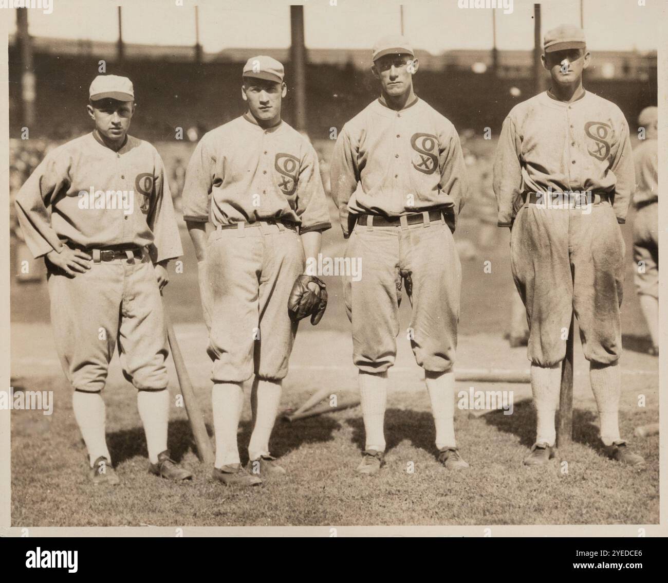 1919 Chicago White Sox Outfield mit, von links nach rechts, Nemo Leibold, Happy Felsch, Shano Collins und Shoeless Joe Jackson. Foto von Charles Conlon, Vintage American Baseball Foto. Stockfoto