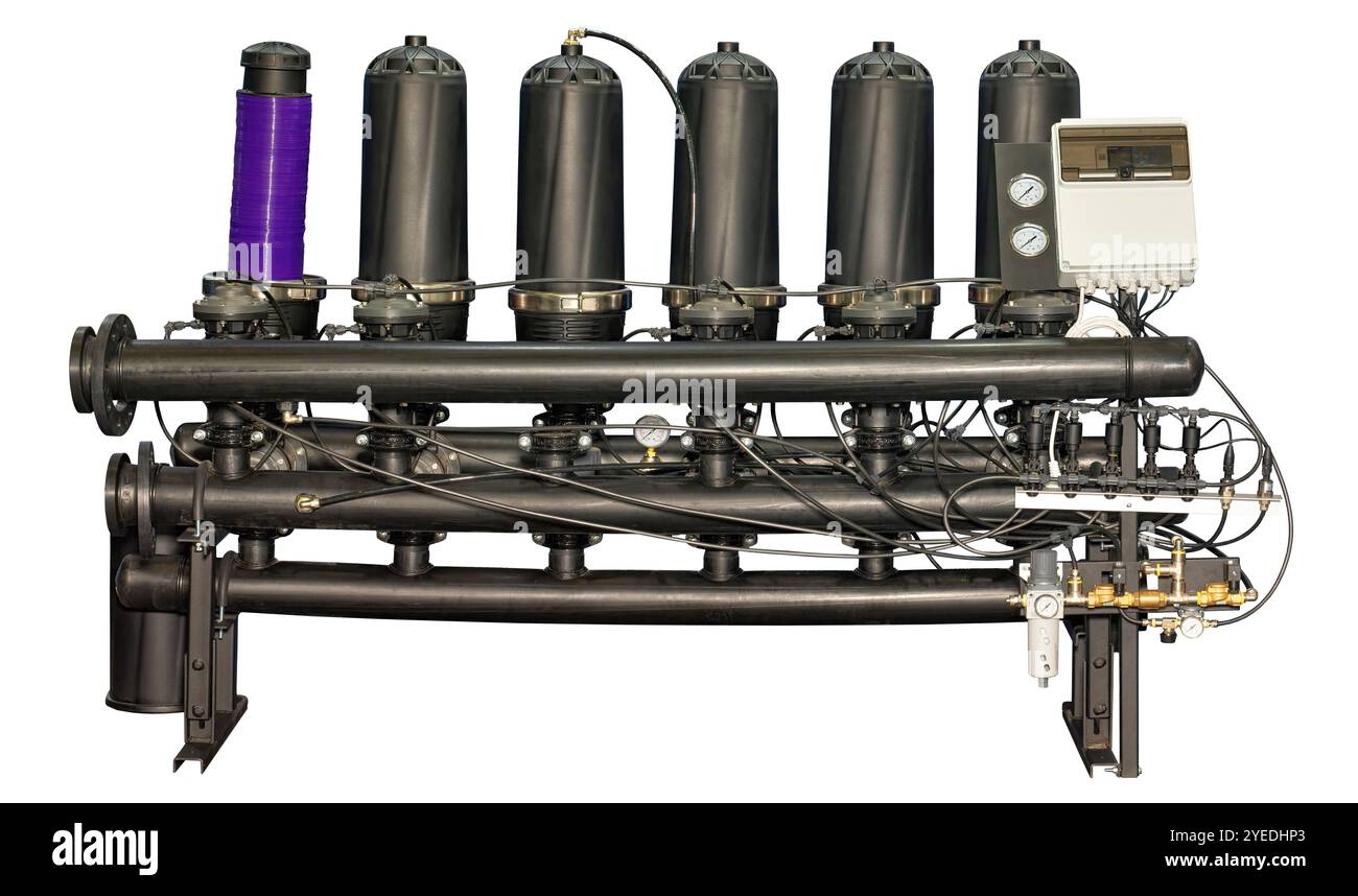 Innovatives Wasserverteilungssystem mit fortschrittlicher Technologie für effizientes Ressourcenmanagement. Isoliert auf weißem Hintergrund. Stockfoto