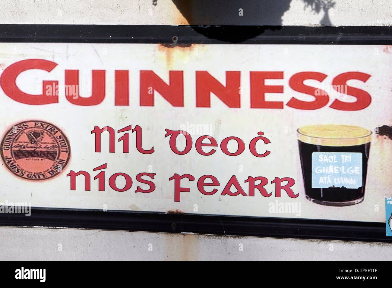 Reproduktion guinness es gibt kein besseres Getränk Nil deoc nios fearr traditionelle irische Werbetexte, County donegal, republik Irelan Stockfoto