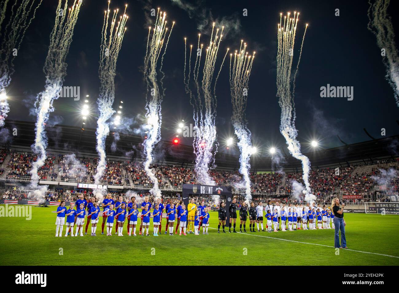 Louisville, Kentucky, USA. 30. Oktober 2024. Die US-Frauennationalmannschaft besiegt Argentinien 3-0 in einem internationalen Freundschaftsspiel im Lynn Family Stadium in Louisville, Kentucky. Quelle: Kindell Buchanan/Alamy Live News Stockfoto