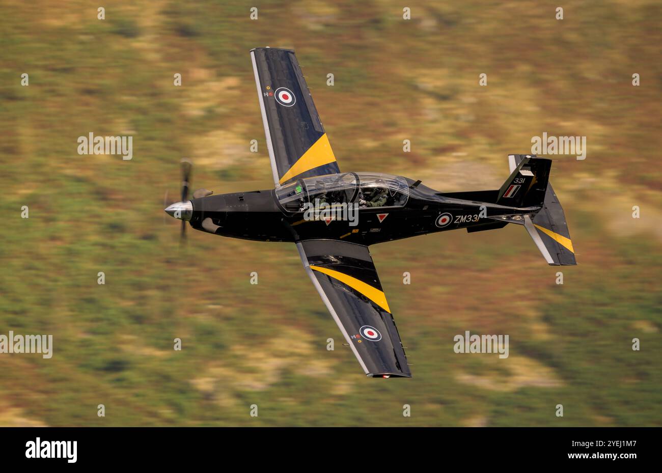 RAF Beechcraft T-6C Texan II ZM331 aus RAF Valley auf einem Flugtraining in LFA17 Stockfoto