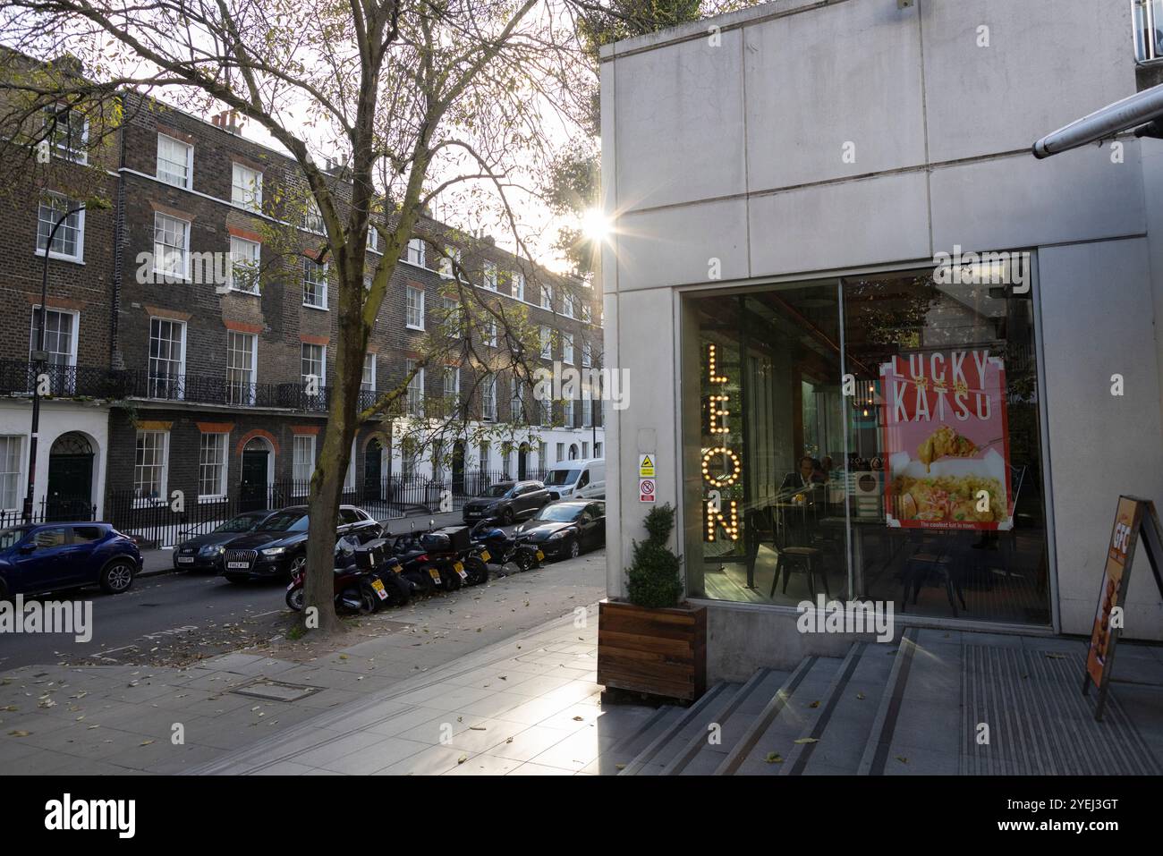 LEON Nutritious Fast Food Outlet am Brunswick Centre Russell Square, im Zentrum von London, England, Großbritannien Stockfoto