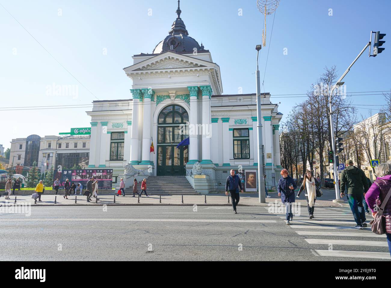 Chisinau, Moldawien. Oktober 2024. Außenansicht des Orgelsaaltheaters in der Innenstadt Stockfoto