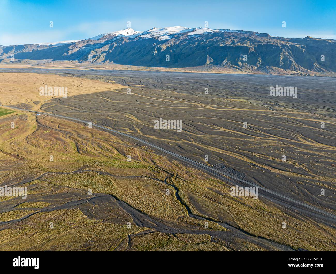 Breites Tal des Markarfljot Flusses, Gletscher Eyjafjallajökull, Fljotsdalur Tal, Bergstraße F261, Island Stockfoto