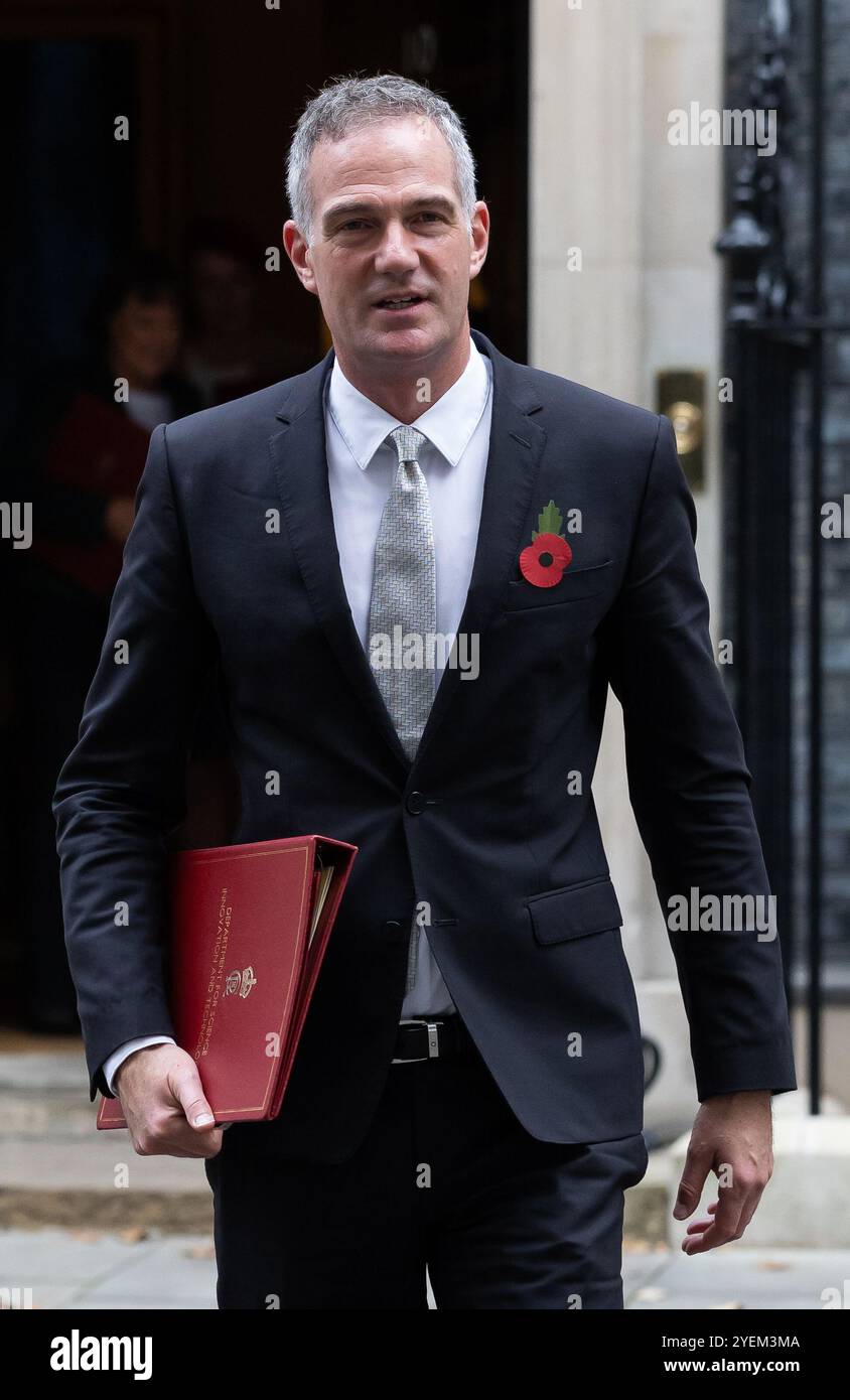 Peter Kyle verlässt eine Kabinettssitzung vor dem Budget in der Downing Street, London. Stockfoto