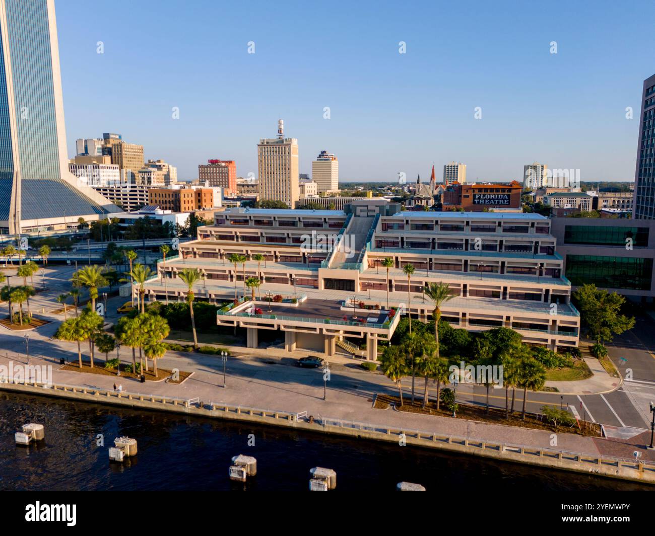 Jacksonville, FL, USA - 27. Oktober 2024: Luftbild Hyatt Regency Downtown Jacksonville Florida USA Stockfoto