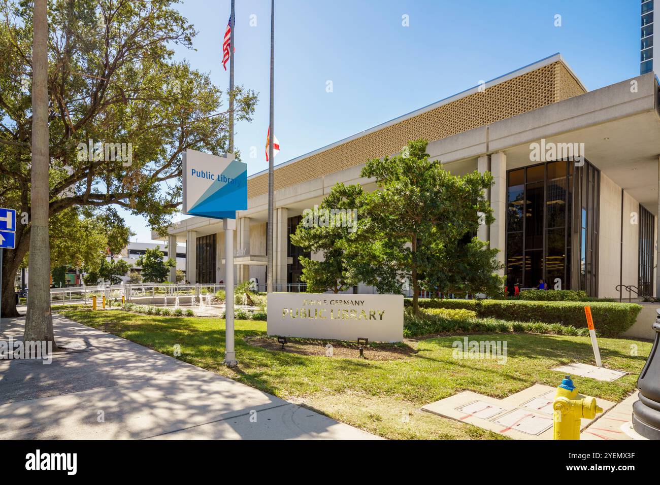 Tampa, FL, USA - 24. Oktober 2024: Tampa Hillsborough County Public Library Foto 2024 Stockfoto
