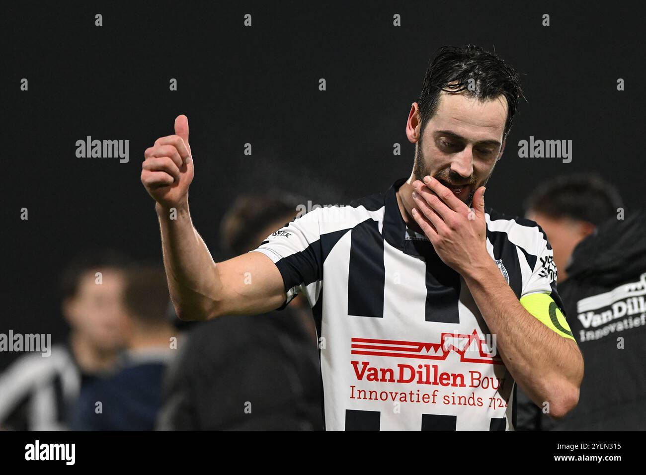 UTRECHT - Nathan Bijl von USV Hercules enttäuscht nach dem KNVB Beker-Spiel zwischen USV Hercules (am) und Sparta Rotterdam beim Sportkomplex SV Kampong am 31. Oktober 2024 in Utrecht, Niederlande. ANP GERRIT VAN KEULEN Stockfoto