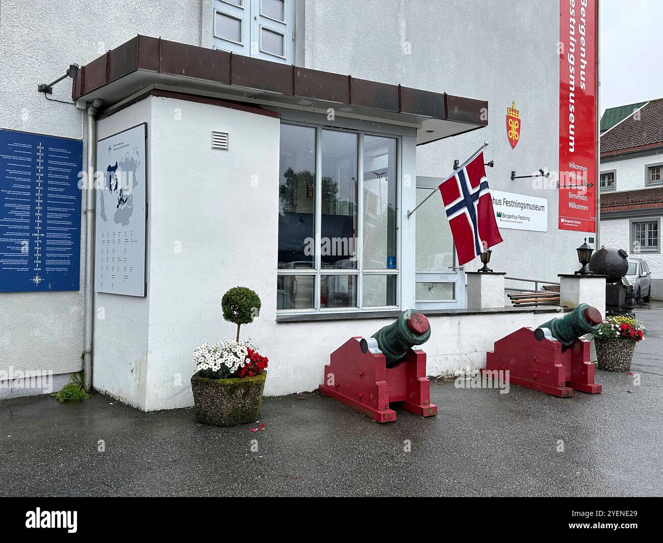 Bergen, Norwegen - September 2024 Vordereingang des Bergenhus-Festungsmuseums Stockfoto