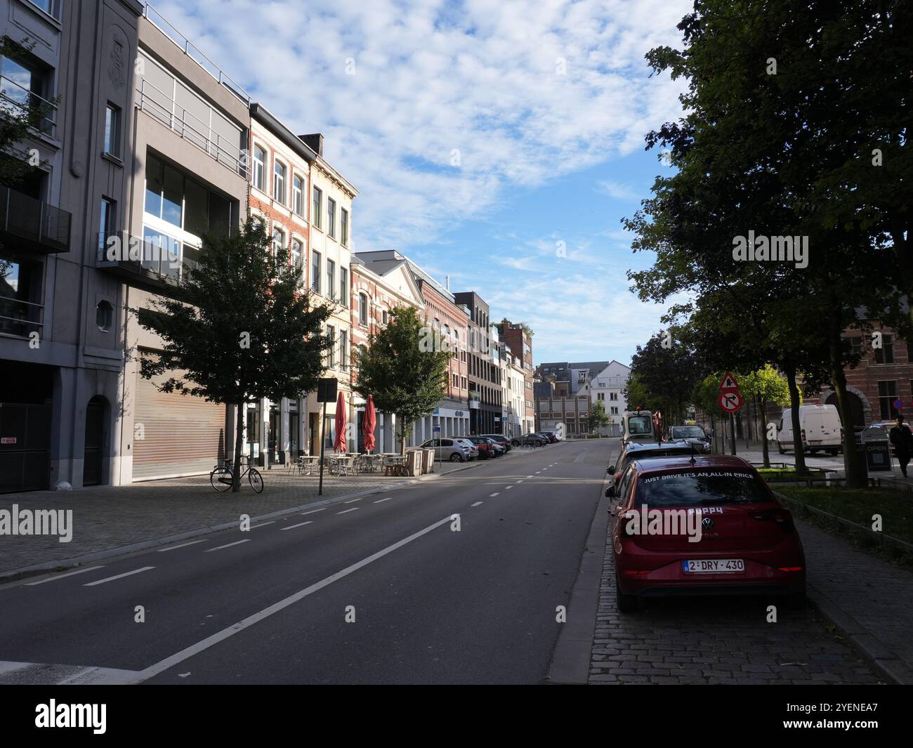 Antwerpen, Provinz Antwerpen, Belgien, 29. September 2024: Fotos in den Straßen der Innenstadt von Antwerpen, Belgien. Blick auf die Stadt. Stadtgebäude Stockfoto