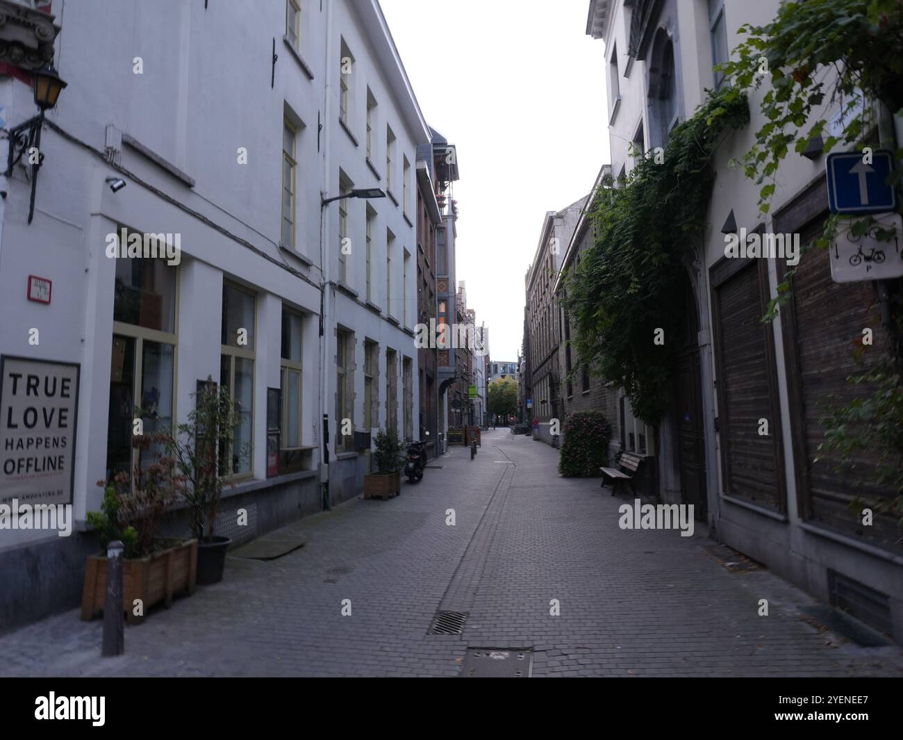 Antwerpen, Provinz Antwerpen, Belgien, 29. September 2024: Fotos in den Straßen der Innenstadt von Antwerpen, Belgien. Blick auf die Stadt. Stadtgebäude Stockfoto