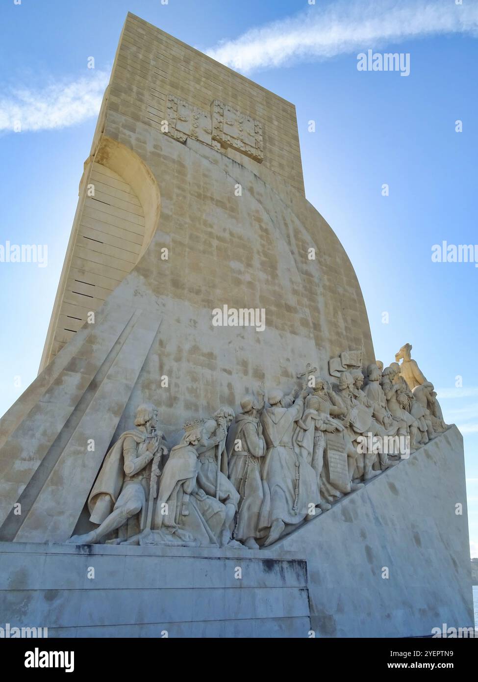 Das Denkmal des Konquistadors in Lissabon an einem sonnigen Tag Stockfoto