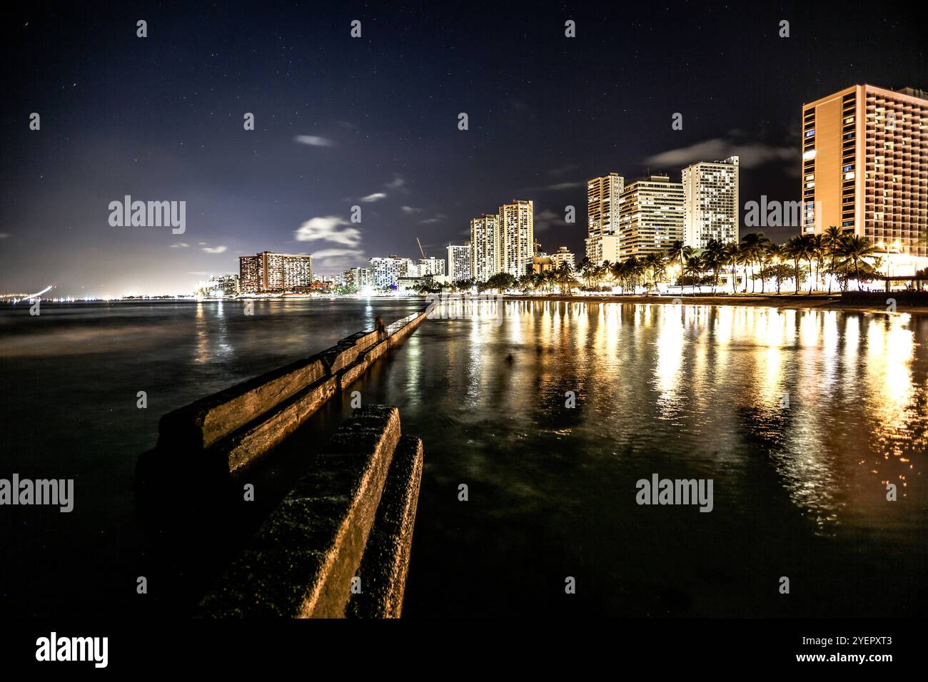 Blick auf die Stadt Honolulu vom Meer Stockfoto