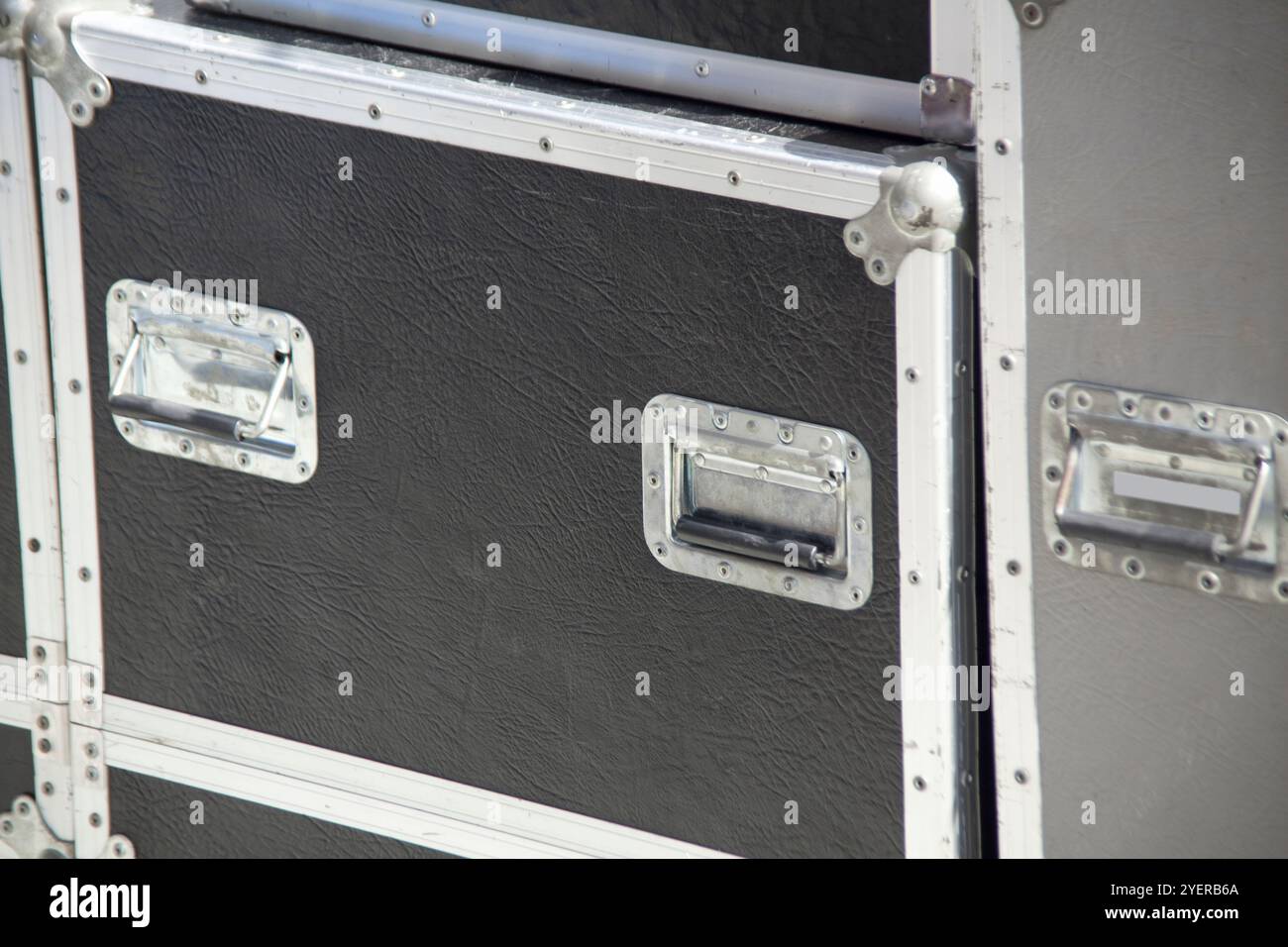 Schwarzes Aluminiumgehäuse Stockfoto