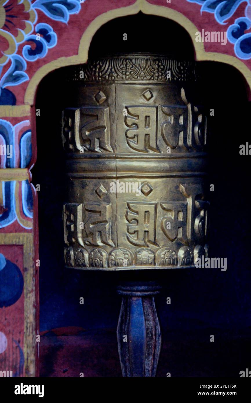 Teilweiser Blick auf den Königspalast, auch bekannt als Dechencholing-Palast, erbaut 1953, in Thimphu, Bhutan Stockfoto