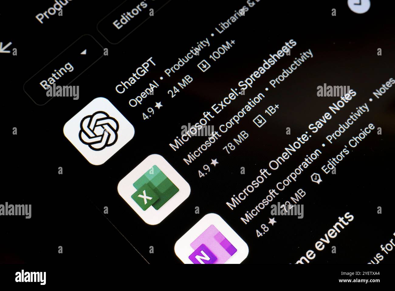November 2024, Brasilien. In dieser Fotoabbildung wird das ChatGPT-, Microsoft Excel- und Microsoft OneNote-App-Logo auf einem Smartphone-Bildschirm angezeigt. Stockfoto