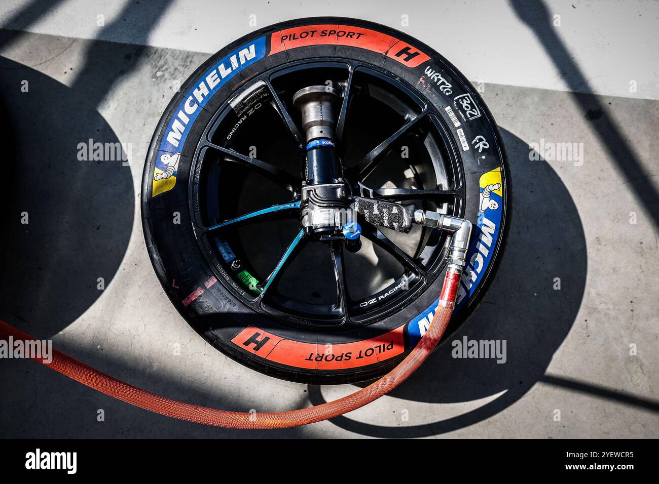 michelin, Reifen, pneu, während der 8. Runde 2024 von Bahrain, 8. Runde der FIA-Langstrecken-Weltmeisterschaft 2024, vom 31. Oktober bis 2. November 2024 auf dem Bahrain International Circuit in Sakhir, Bahrain Stockfoto