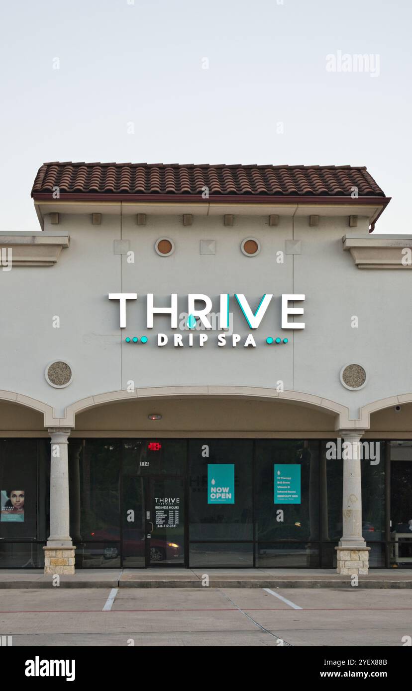 Houston, Texas USA 06-16-2024: THRIVE Tropf Spa IV Infusionstherapie Gesundheit Geschäft Geschäft. Stockfoto