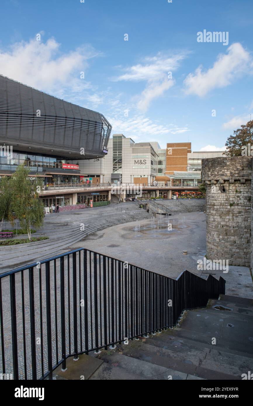 Das West Quay Einkaufszentrum und Einzelhandelskomplex mit dem großen Kino mit mehreren Leinwänden im Stadtzentrum von Southampton, Hampshire, Großbritannien Stockfoto