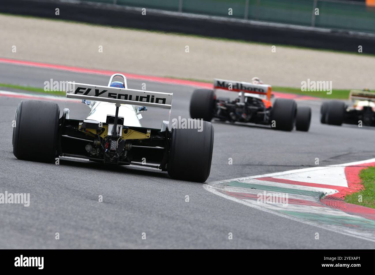 Scarperia, Italien - 12. Oktober 2024: Williams FW08 aus dem Jahr 1982 Ex Keke Rosberg fahren durch unbekannt in Aktion während des Trainings auf dem Mugello Circuit Stockfoto