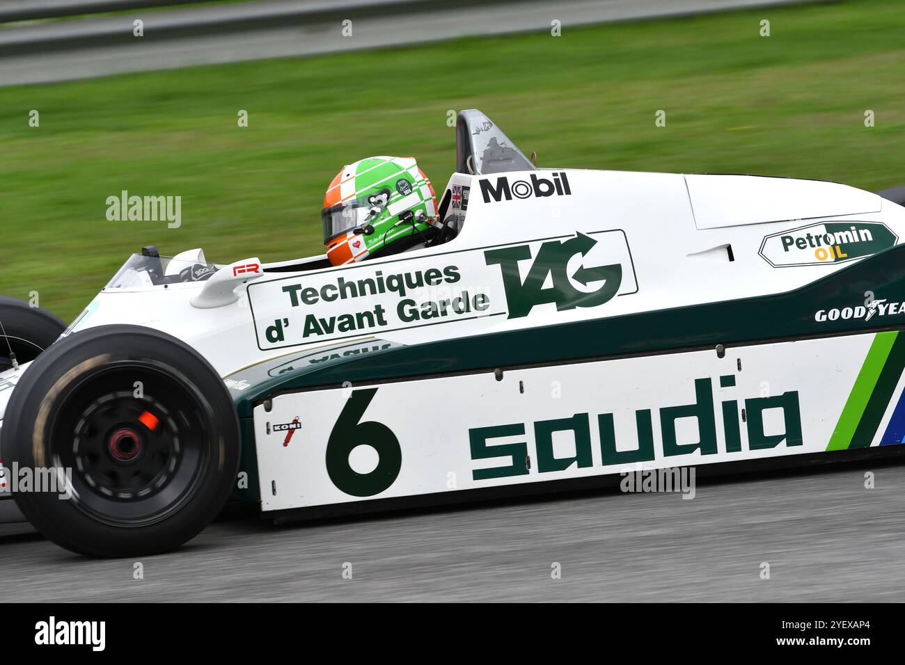 Scarperia, Italien - 12. Oktober 2024: Williams FW08 aus dem Jahr 1982 Ex Keke Rosberg fahren durch unbekannt in Aktion während des Trainings auf dem Mugello Circuit Stockfoto