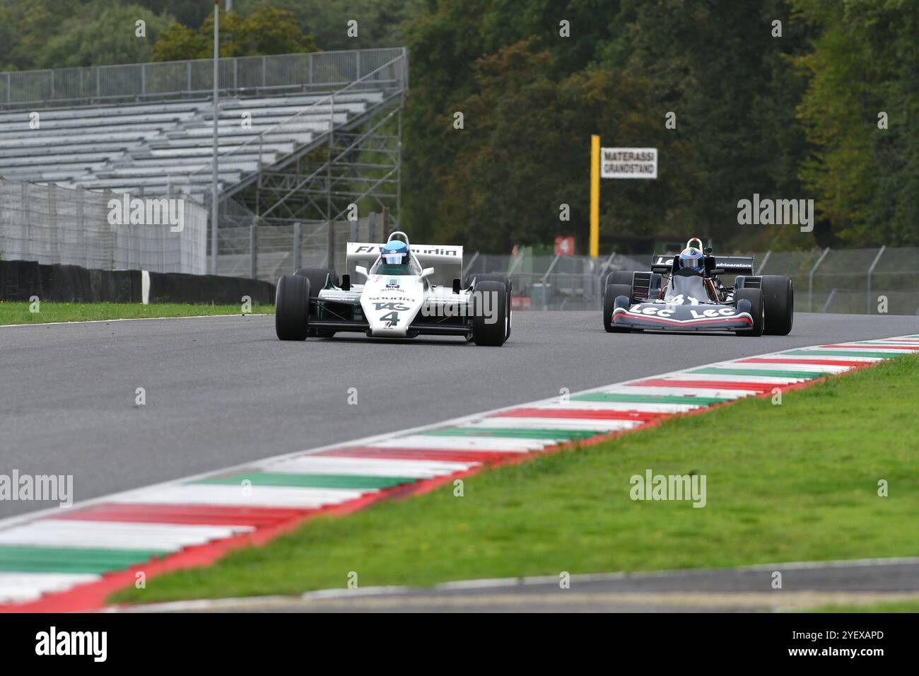 Scarperia, Italien - 12. Oktober 2024: Williams FW08 aus dem Jahr 1982 Ex Keke Rosberg fahren durch unbekannt in Aktion während des Trainings auf dem Mugello Circuit Stockfoto