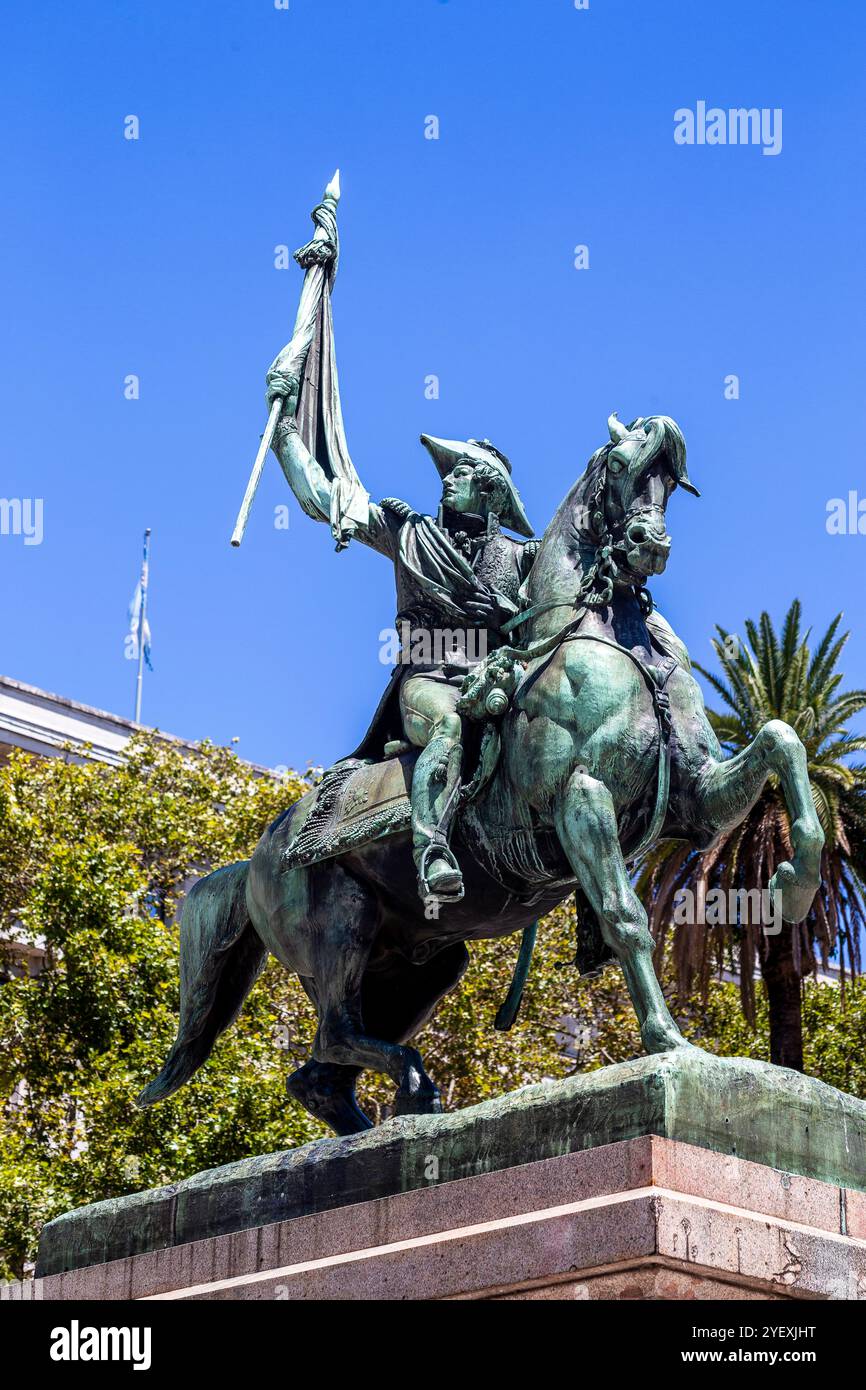 Buenos Aires, Argentinien - 27. Januar 2024 - das Denkmal für General Belgrano (Monumento al General Manuel Belgrano) auf der Plaza de Mayo, einem öffentlichen Platz in f Stockfoto