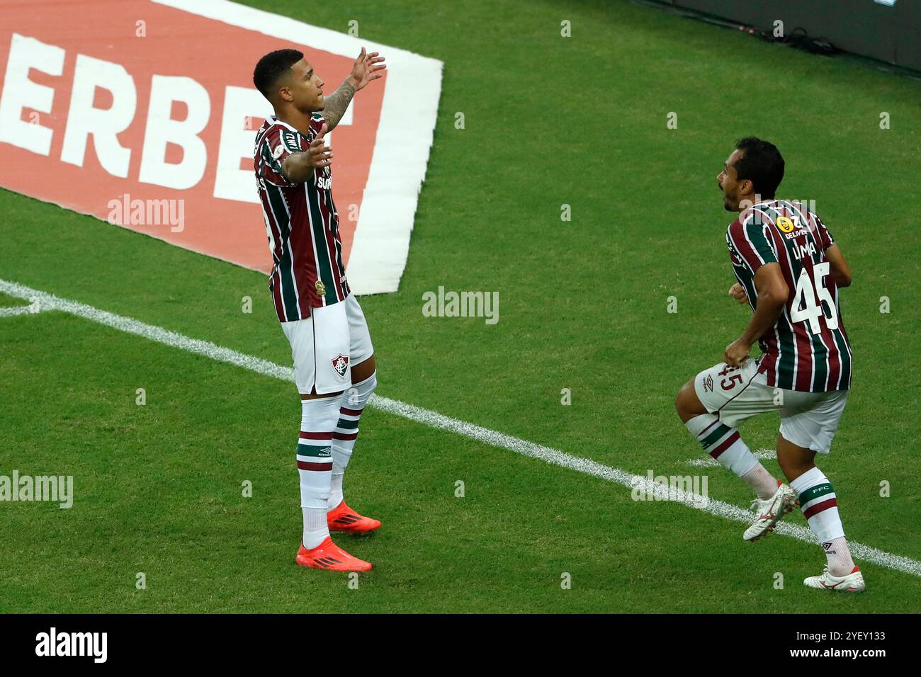 Rio de Janeiro, Brasilien. November 2024. Kaua Elias von Fluminense feiert, nachdem er am 1. November im Maracana Stadium in Rio de Janeiro das zweite Tor seines Teams gegen Lima im Spiel zwischen Fluminense und Gremio für die brasilianische Serie A 2024 erzielte. Foto: Nadine Freitas/DiaEsportivo/Alamy Live News Credit: DiaEsportivo/Alamy Live News Stockfoto