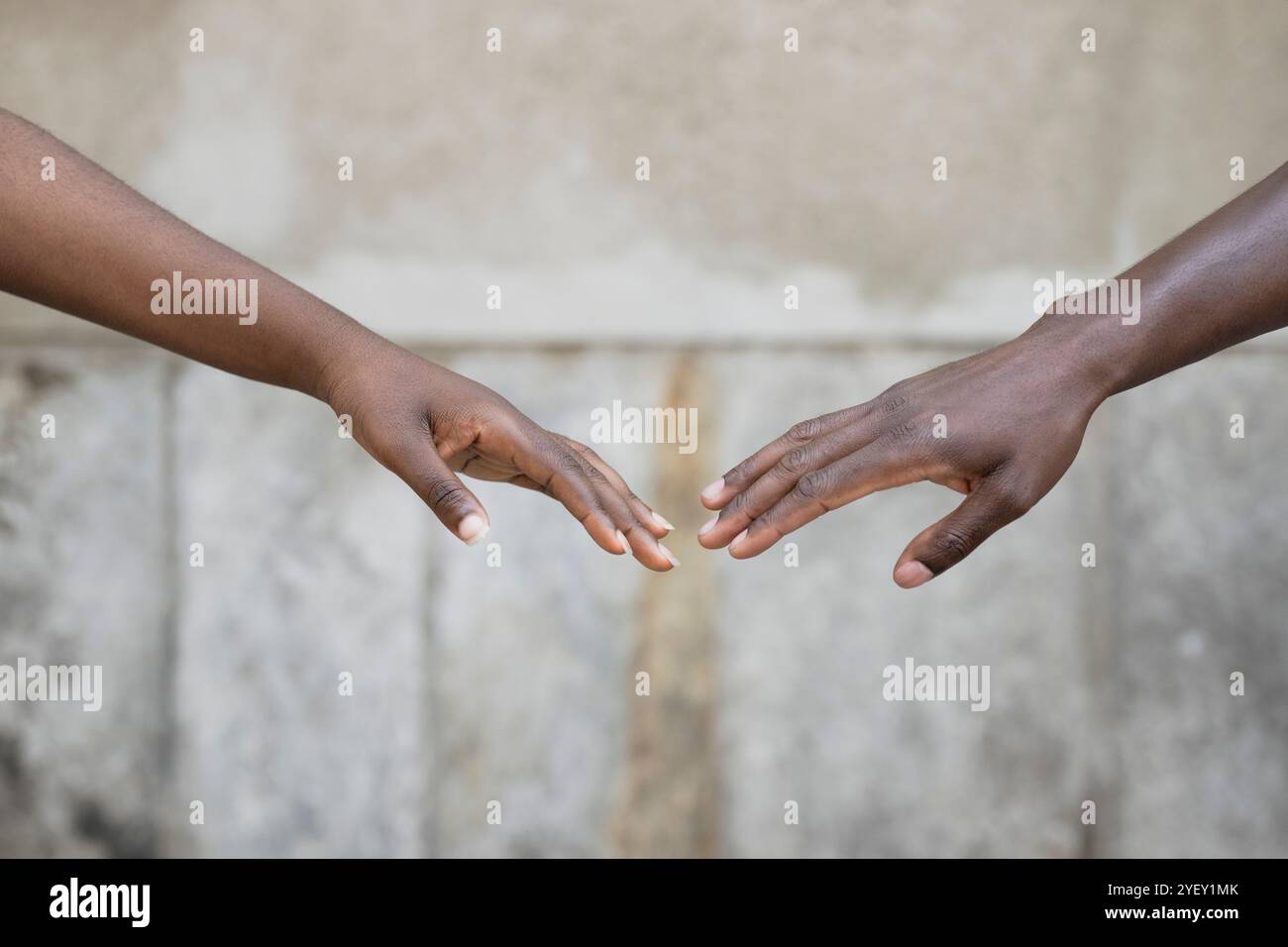 Hände mit Vertrauen ausstrecken Stockfoto