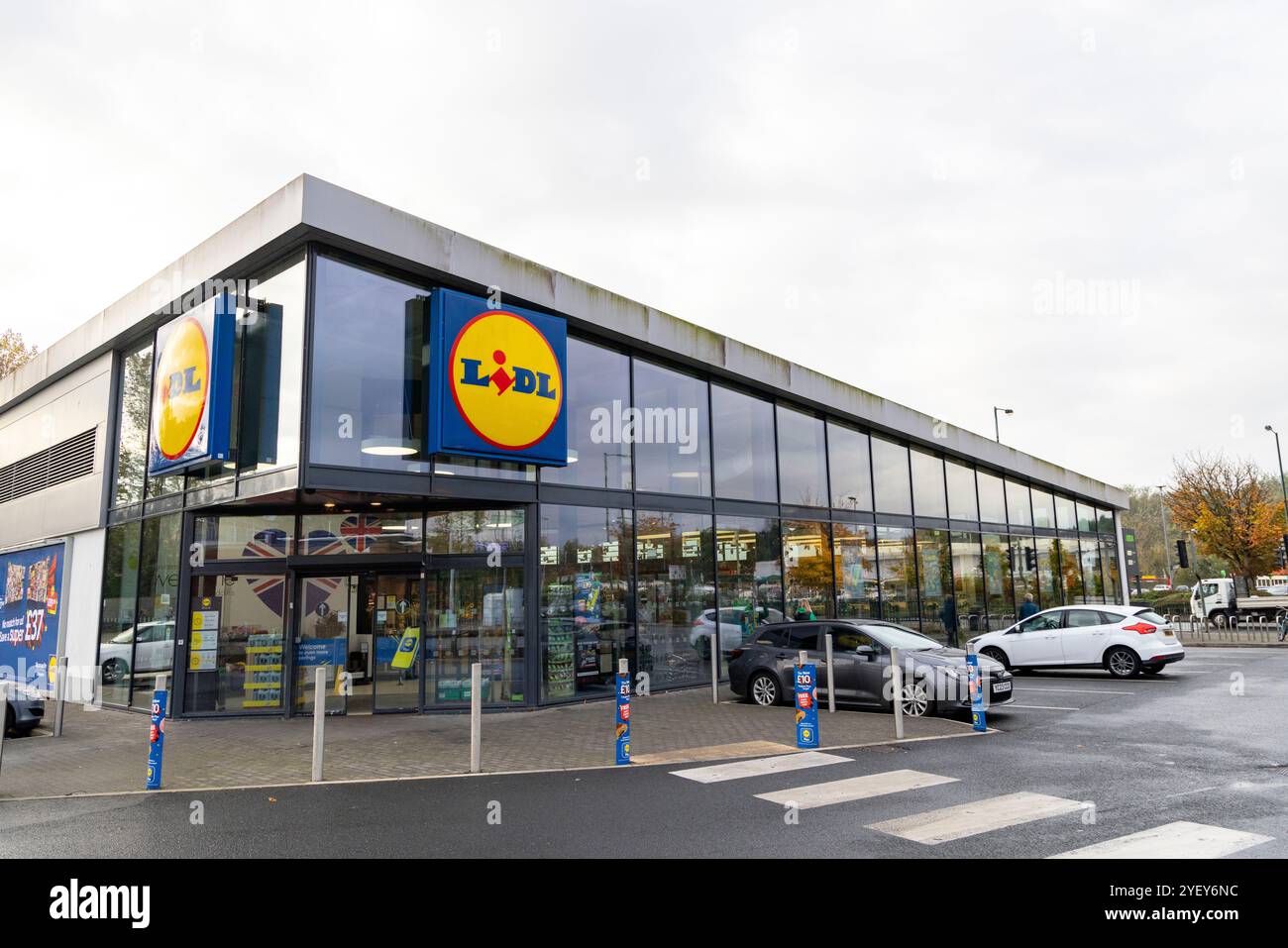 Lidl Supermarkt in Radcliffe, Greater Manchester, England, UK, 2024 Stockfoto