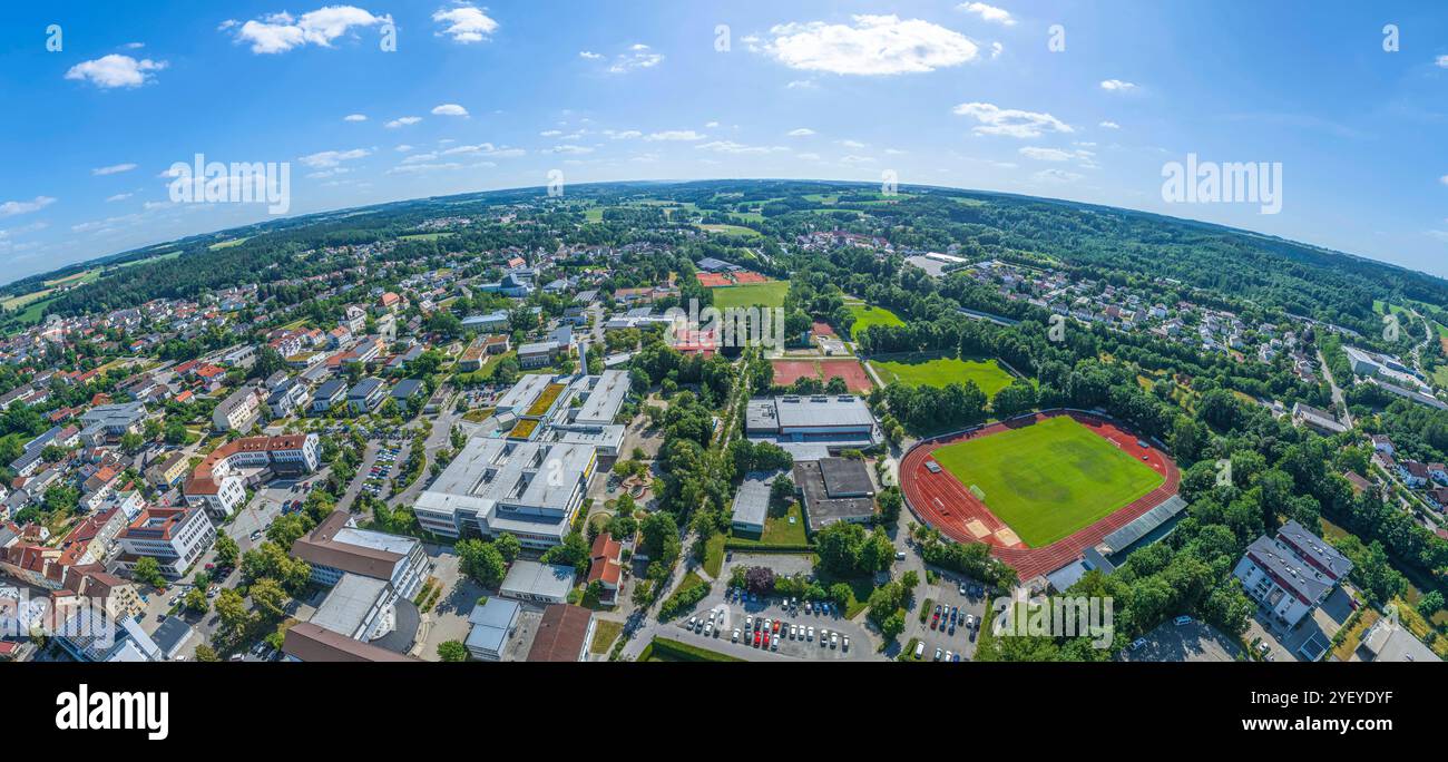 Ausblick auf die Stadt Eggenfelden an der Rott in Ostbayern Eggenfelden, Wirtschaftszentrum des niederbayerischen Kreises RO Eggenfelden Bayern Deutsc Stockfoto