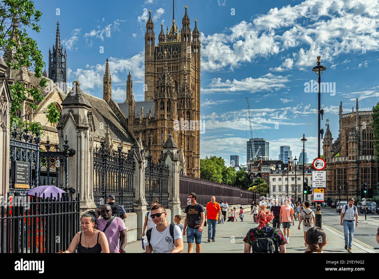 Der Palace of Westminster ist ein neogotisches Meisterwerk und Sitz der britischen Regierung. Es ist ein UNESCO-Weltkulturerbe. London, England, Eur Stockfoto