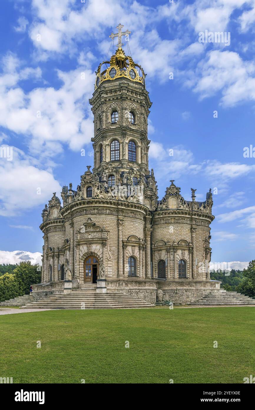 Die Kirche des Heiligen Zeichens der Mutter Gottes ist eine russisch-orthodoxe Kirche im Dorf Dubrovitsy, Podolsk, Russland, Europa Stockfoto