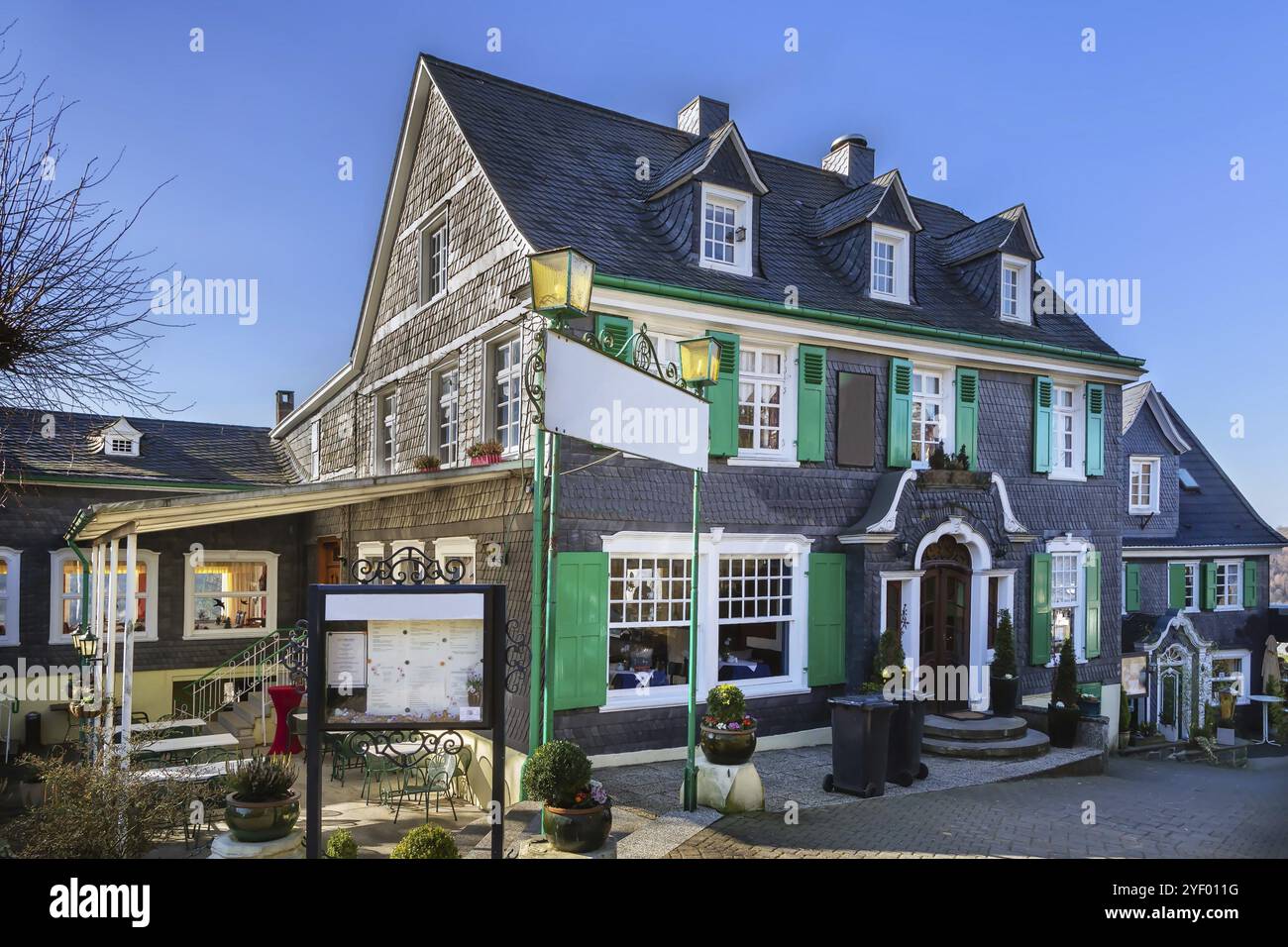 Restaurant auf dem Burggelände, Deutschland, Europa Stockfoto
