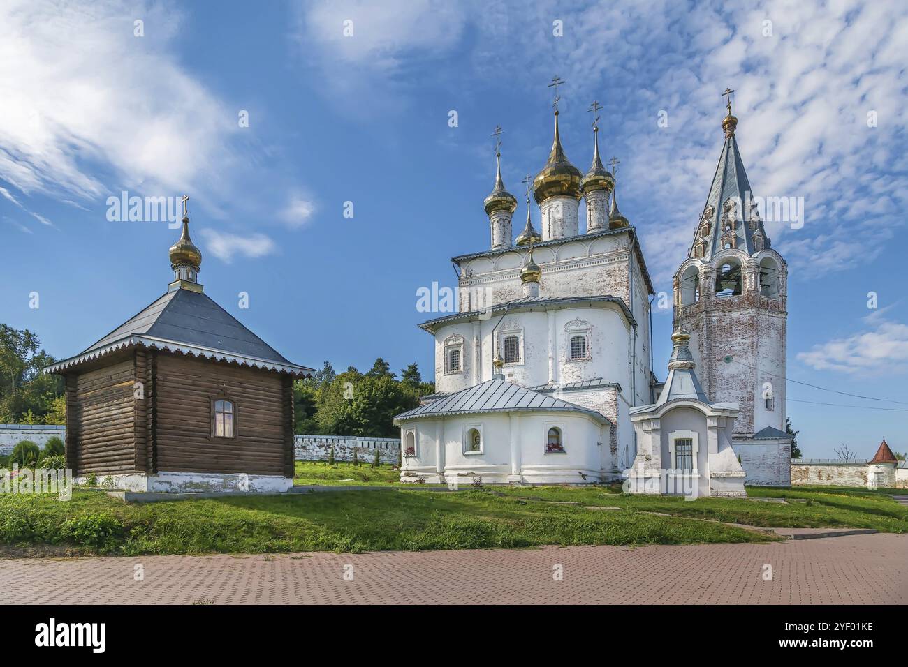 Nikolski-Kloster, Gorochowez, Russland. Trinity Kathedrale mit einem Glockenturm Stockfoto