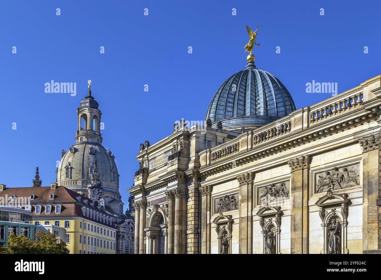 Hauptgebäude der Akademie der Bildenden Künste Dresden mit Glaskuppel, Sachsen, Deutschland, Europa Stockfoto