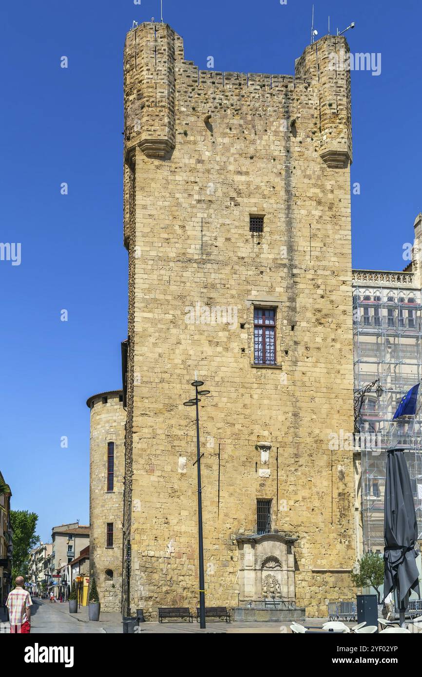 Ehemaliger Palast der Erzbischöfe in Narbonne, Frankreich. Turm Stockfoto