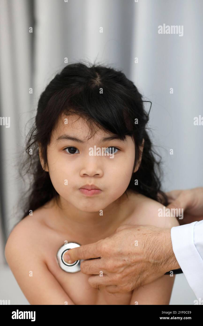 Krankenhaus. Kindliche Leiden angeborener Herzerkrankungen. Ho-Chi-Minh-Stadt. Vietnam. Stockfoto