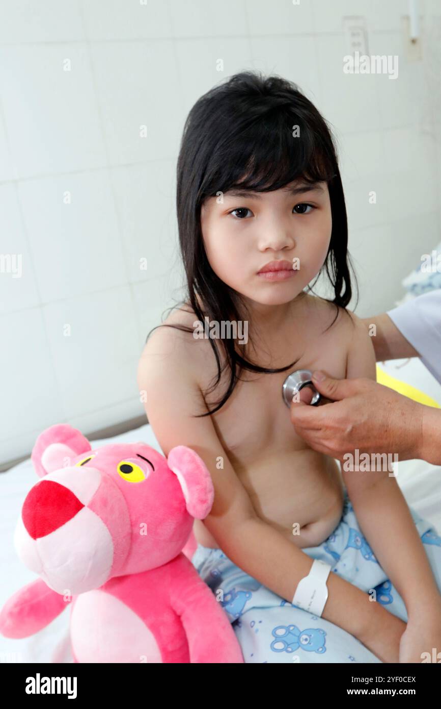 Krankenhaus. Kindliche Leiden angeborener Herzerkrankungen. Ho-Chi-Minh-Stadt. Vietnam. Stockfoto