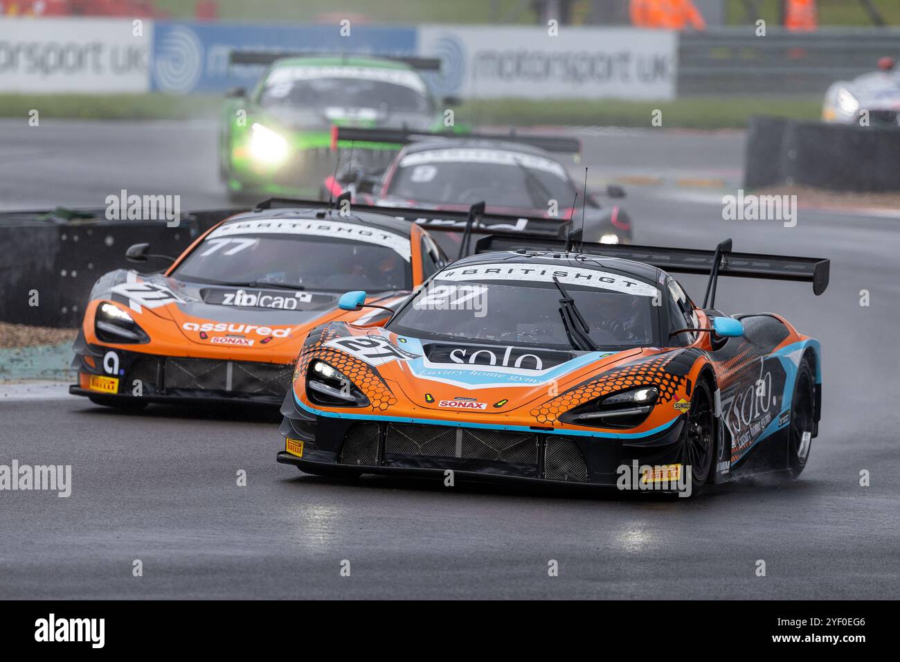 DONINGTON PARK, VEREINIGTES KÖNIGREICH – 26. MAI 2024: Rennstrecke von Donington, als Fahrer gegen die 4. Stufe der British GT kämpfen Stockfoto