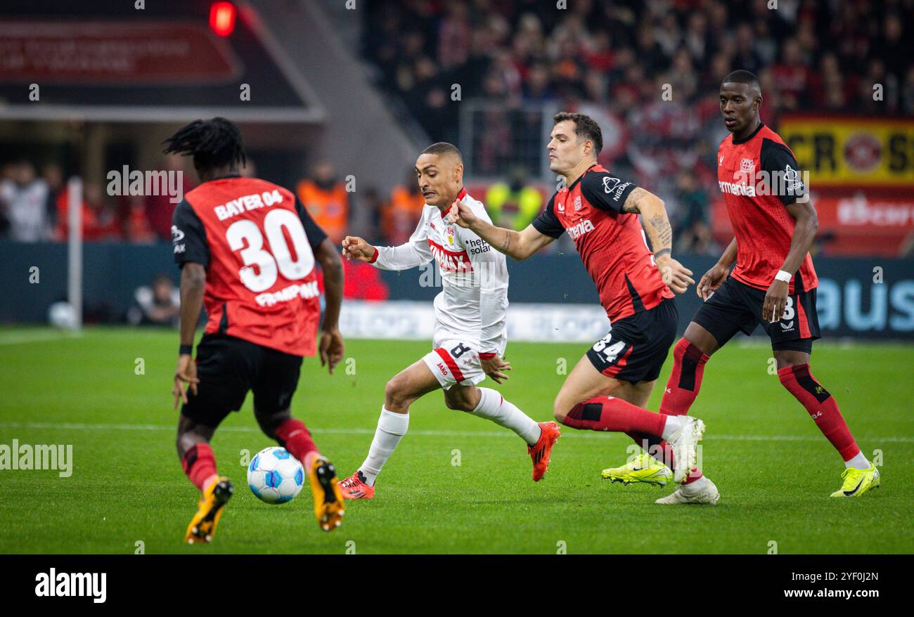 Leverkusen, Deutschland. November 2024. Enzo Millot (VfB) Jeremie Frimpong (LEV) Granit Xhaka (LEV) Nordi Mukiele (LEV) Bayer Leverkusen - VfB Stuttgart Stockfoto