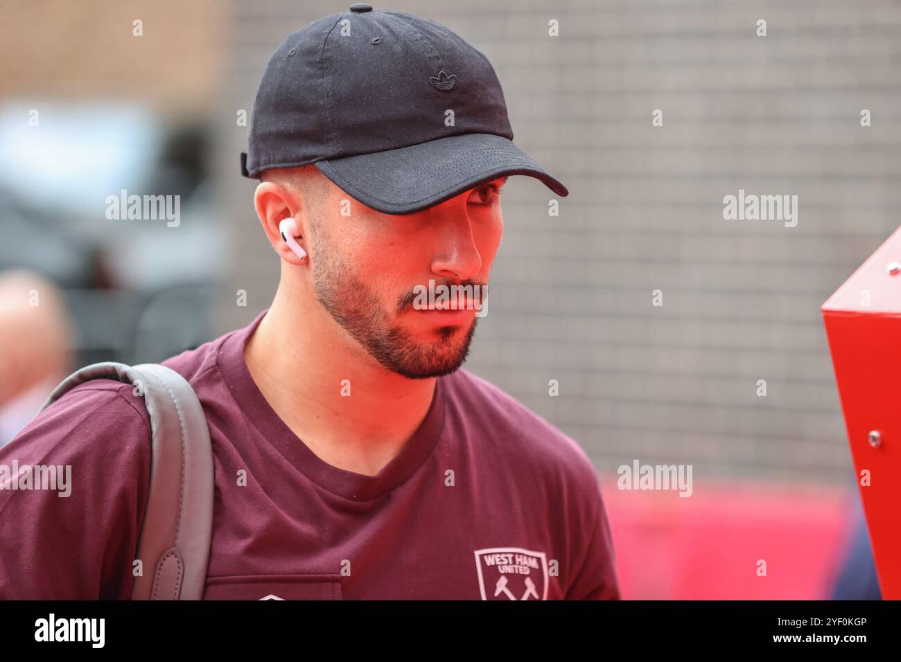 Carlos Soler aus West Ham kommt während des Premier League-Spiels Nottingham Forest gegen West Ham United am City Ground, Nottingham, Vereinigtes Königreich, 2. November 2024 (Foto: Alfie Cosgrove/News Images) Stockfoto